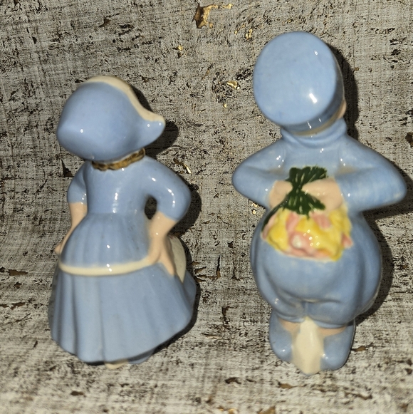 Vintage Porcelain Dutch Kissing Boy and Girl Figurine Set By Hollamd Mold - Picture 3 of 5